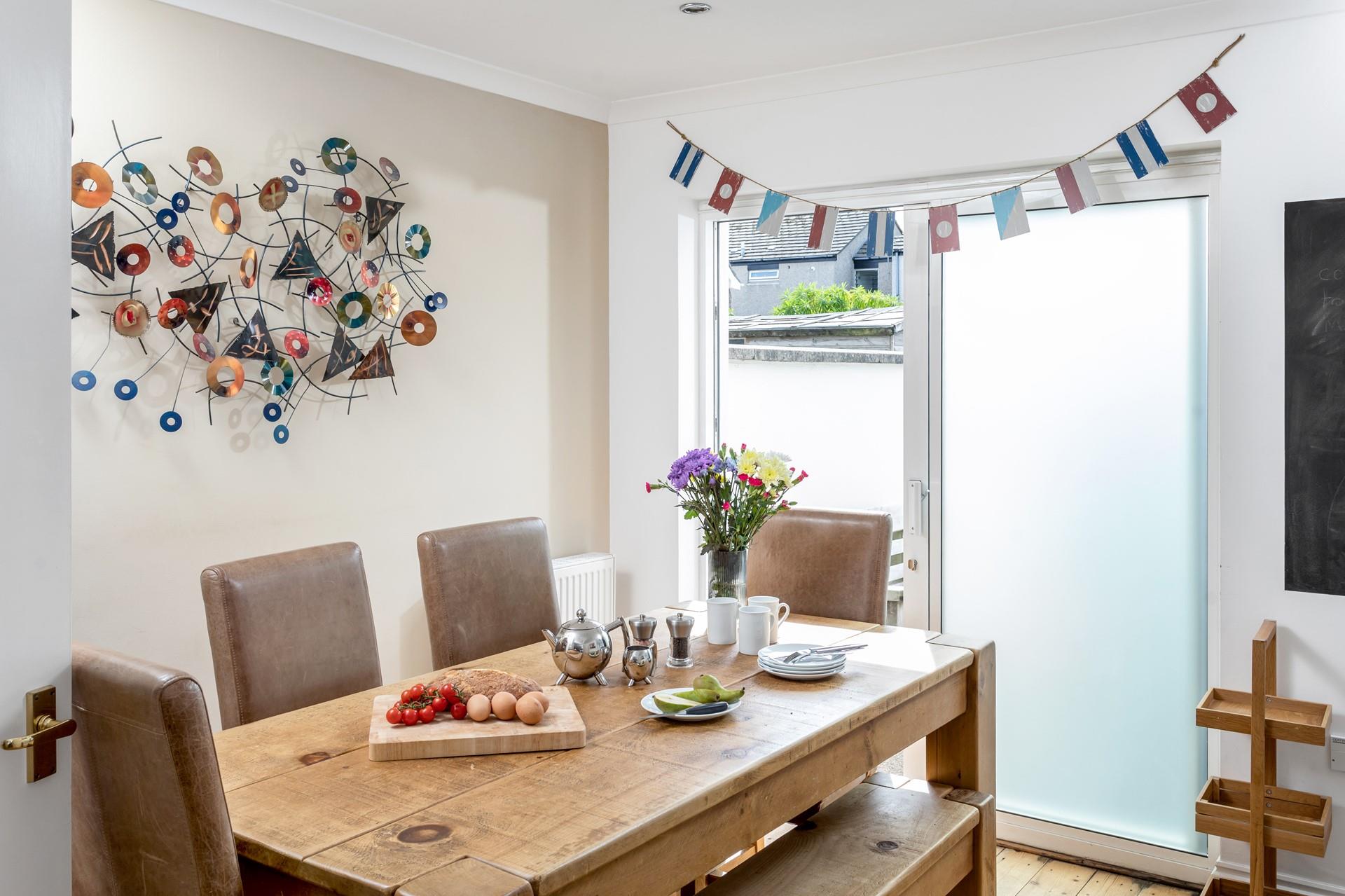 Open the doors and let the fresh air in while you enjoy a hearty breakfast.