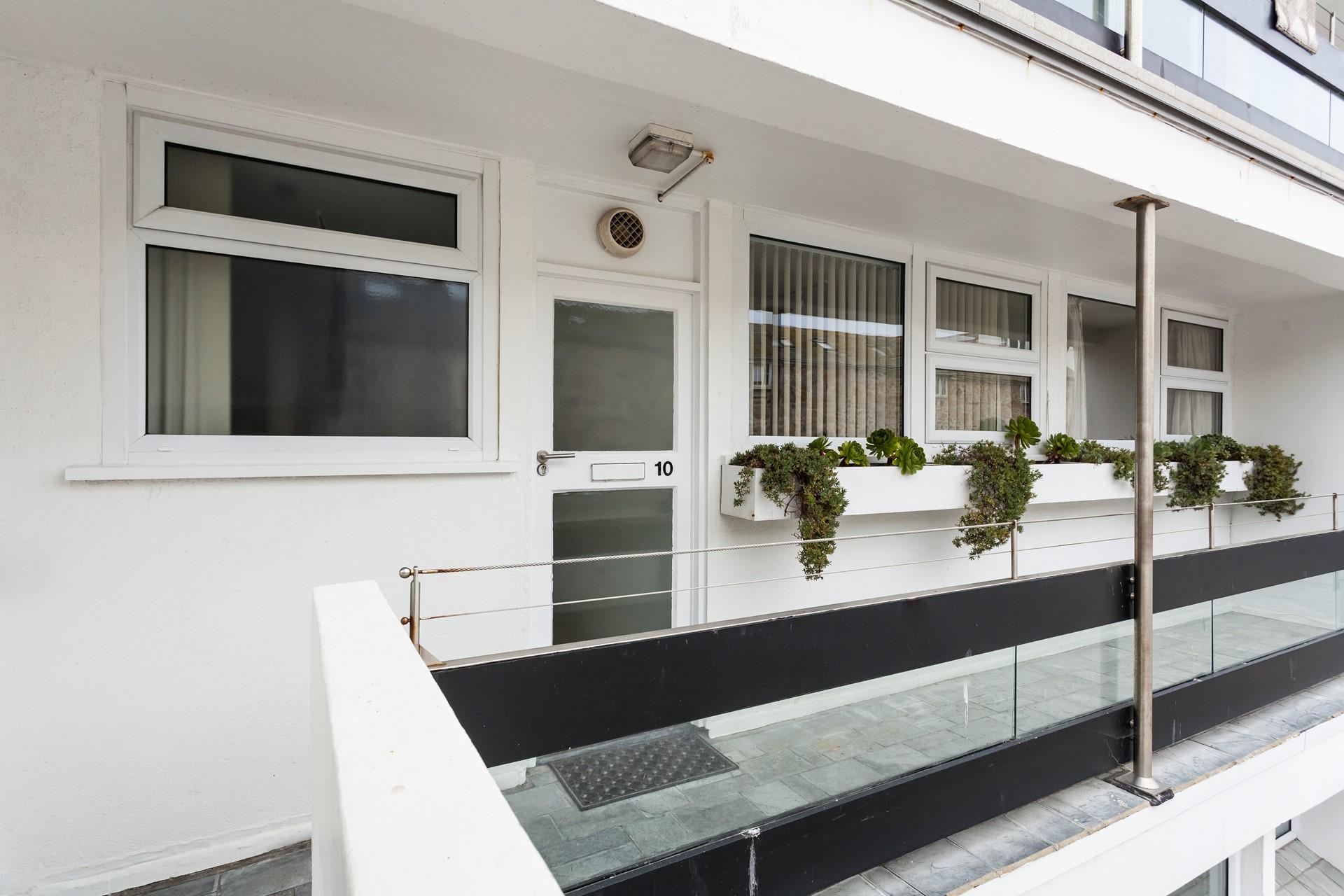 Leave the stresses of city life behind as soon as you walk through the door.