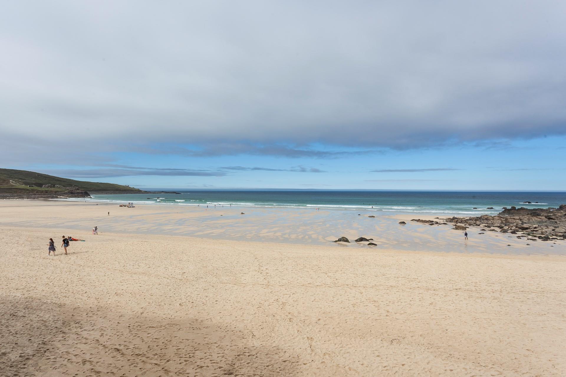 You are just a few steps from beautiful Porthmeor beach.