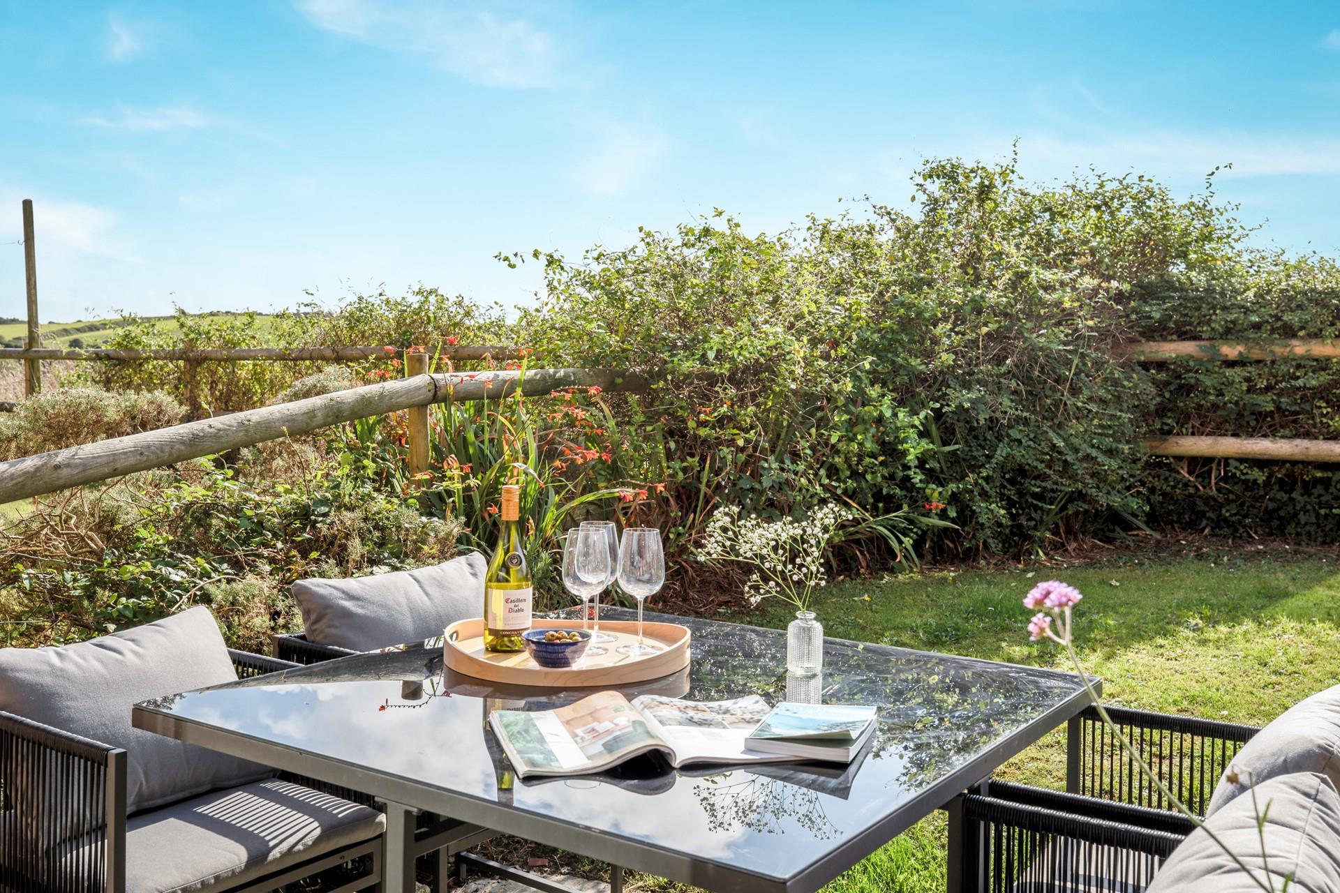 Feel a world away daily life in the picturesque Cornish countryside.