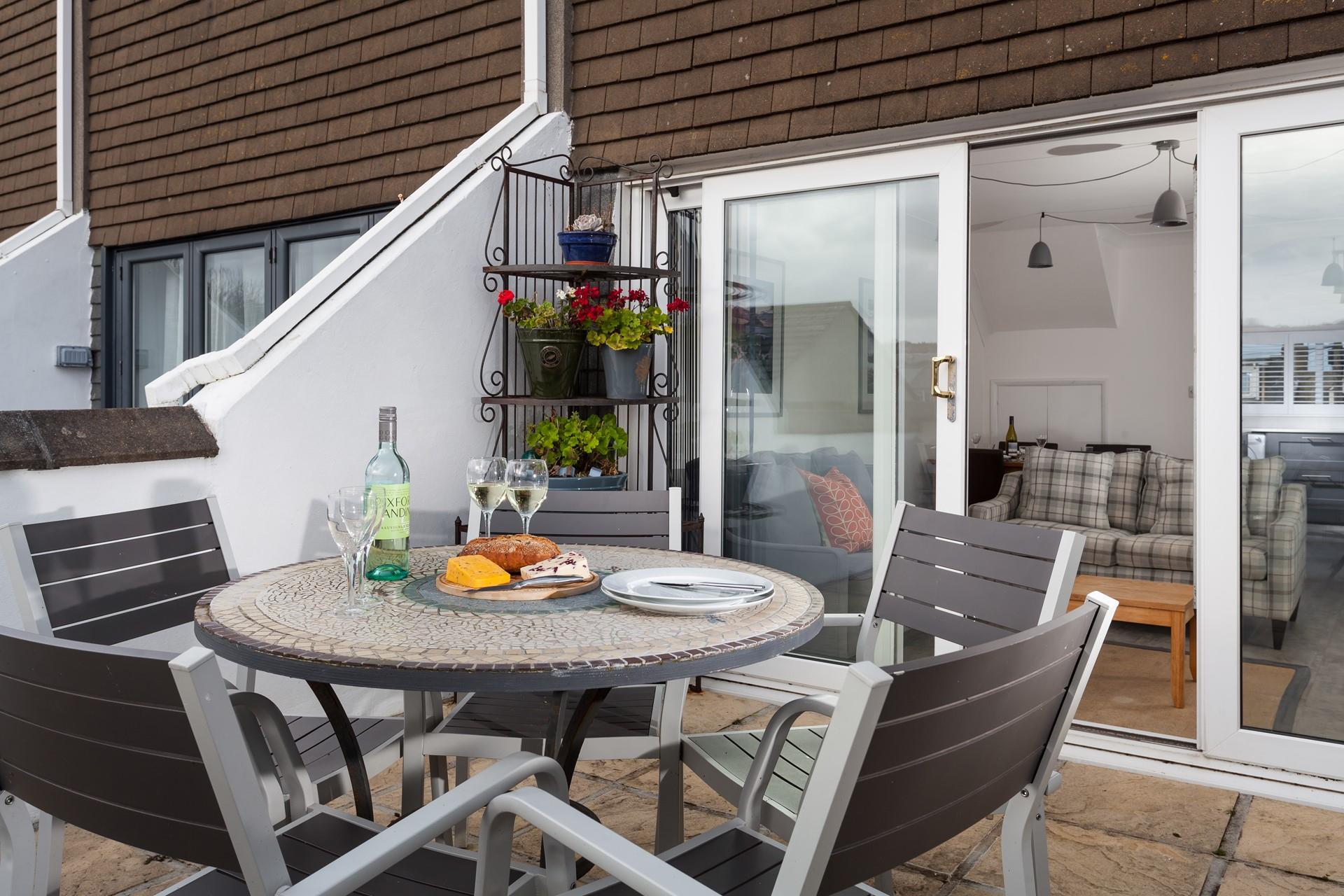 Enjoy an alfresco lazy lunch out on the balcony in the sunshine.