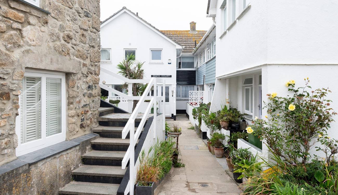 Explore the quaint streets of St Ives and make lasting Cornish memories.
