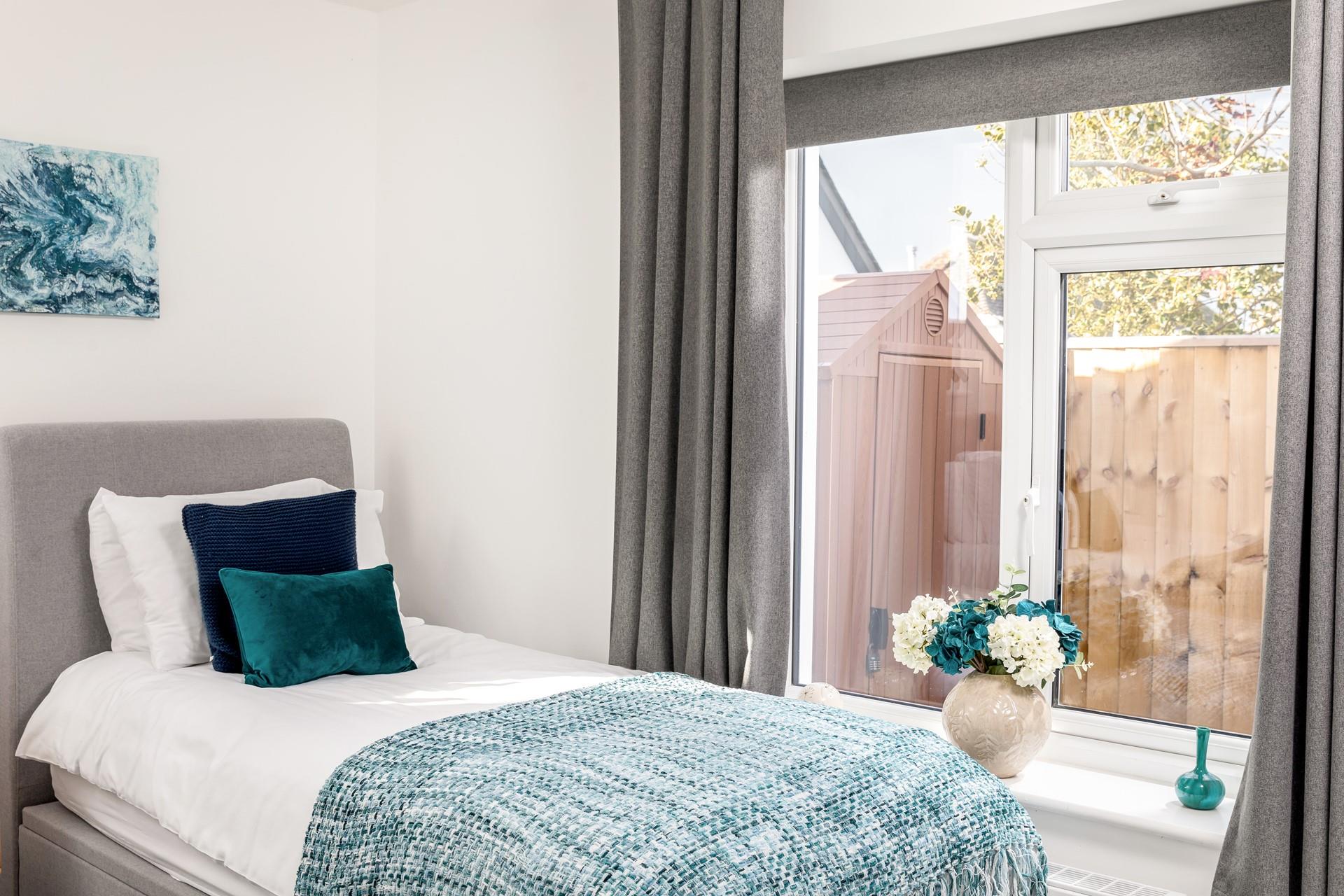 Wake up and sip your morning cuppa whilst deciding on the day's plans.