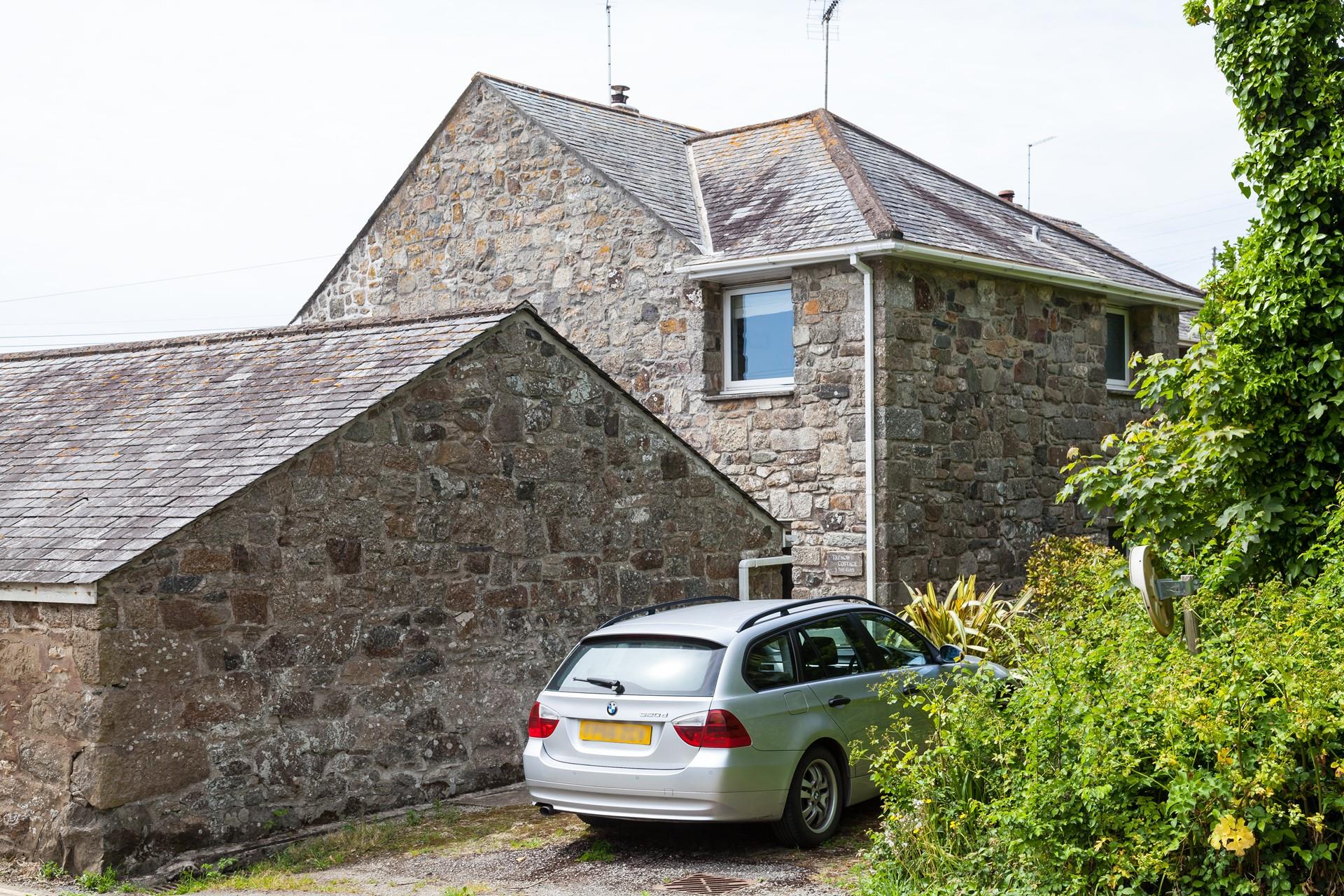 The handy parking space means you can explore any part of Cornwall you wish.