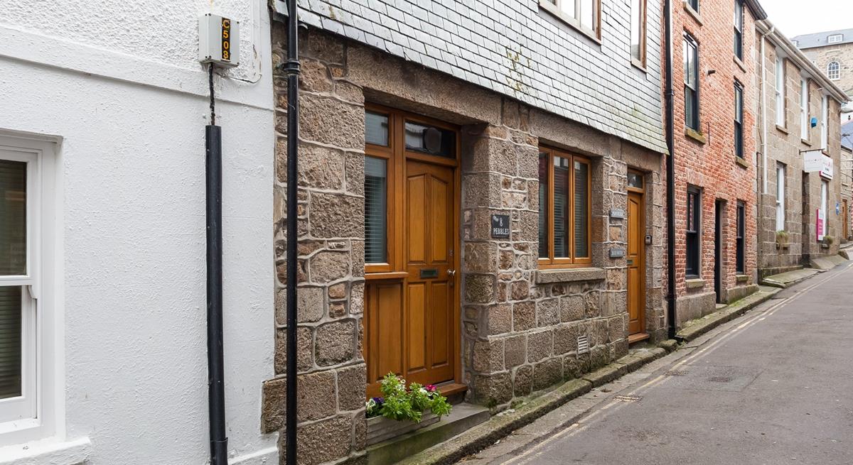 Glas is ideally located near all the independent shops and cafes of quaint St Ives.