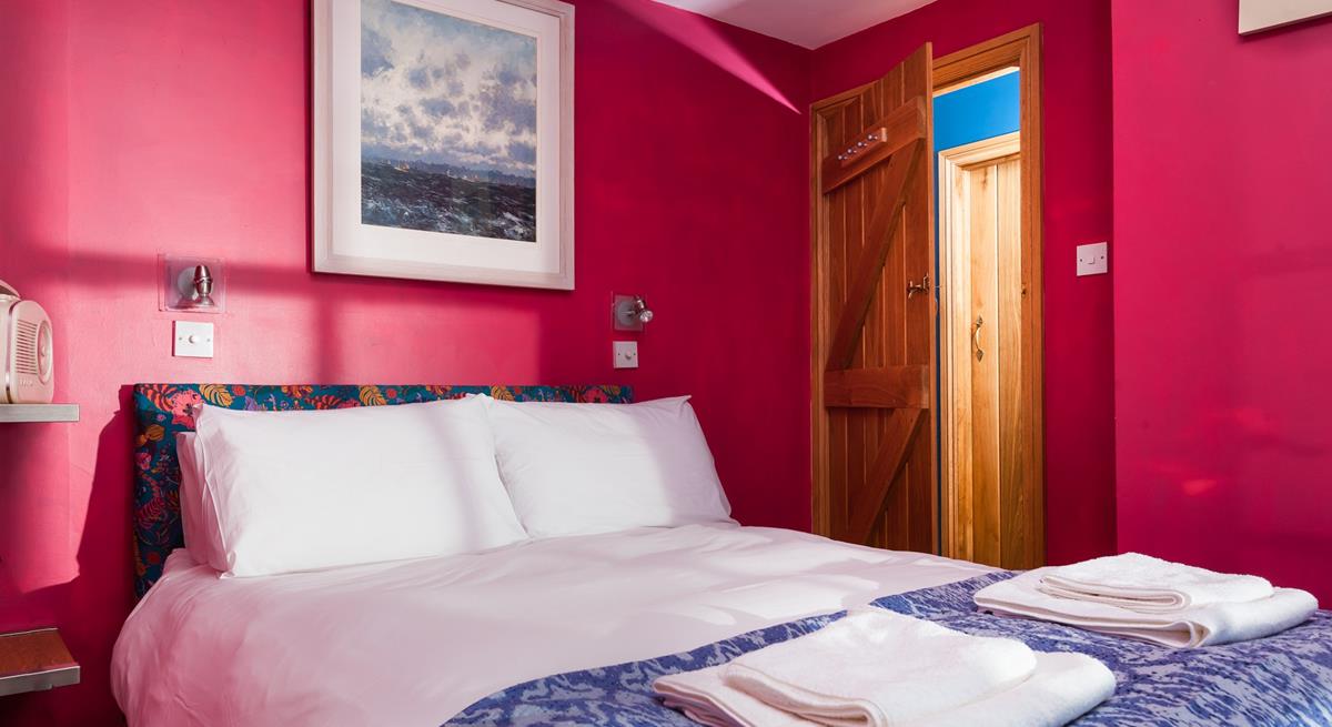 Sink into your cosy double bed and drift off for a dreamy night's sleep.