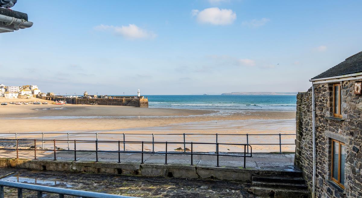 Watch a beautiful Cornish sunset on the balcony, the perfect photo opportunity.