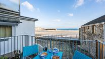 Watch a beautiful Cornish sunset on the balcony, the perfect photo opportunity.