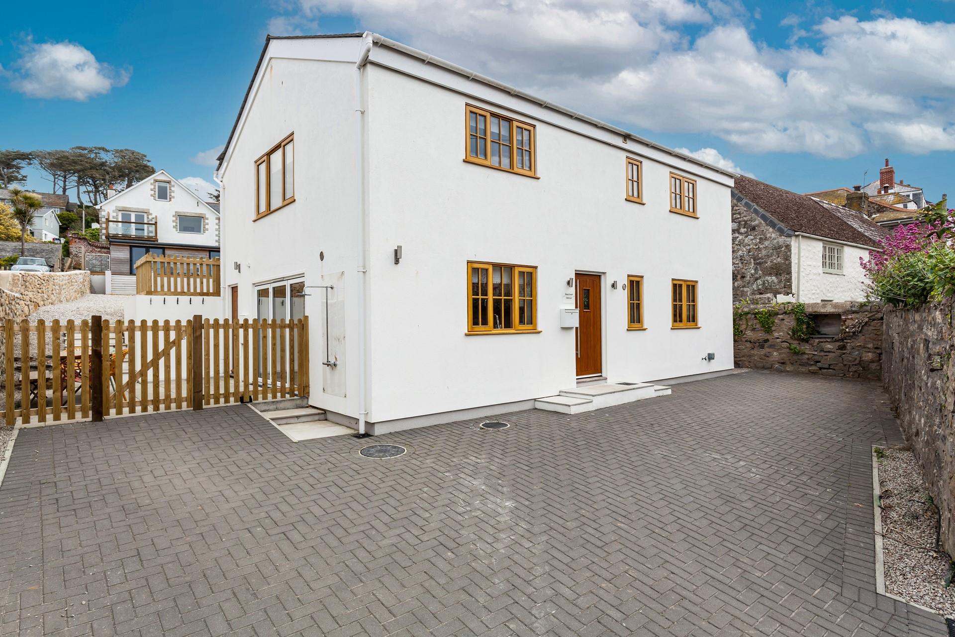 This large property sleeps up to 10 guests for the perfect family-friendly getaway.