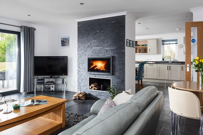 Seaview, Mullion, Sleeps 8 in Mullion