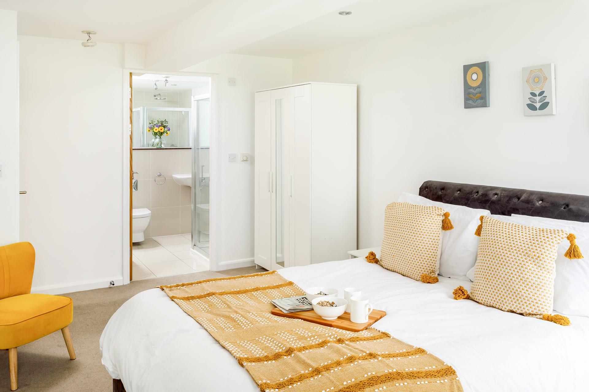 The main bedroom boasts a useful en suite, so no arguing over the bathrooms in the morning. 