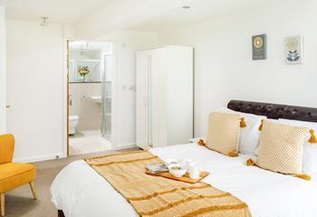 The main bedroom boasts a useful en suite, so no arguing over the bathrooms in the morning. 
