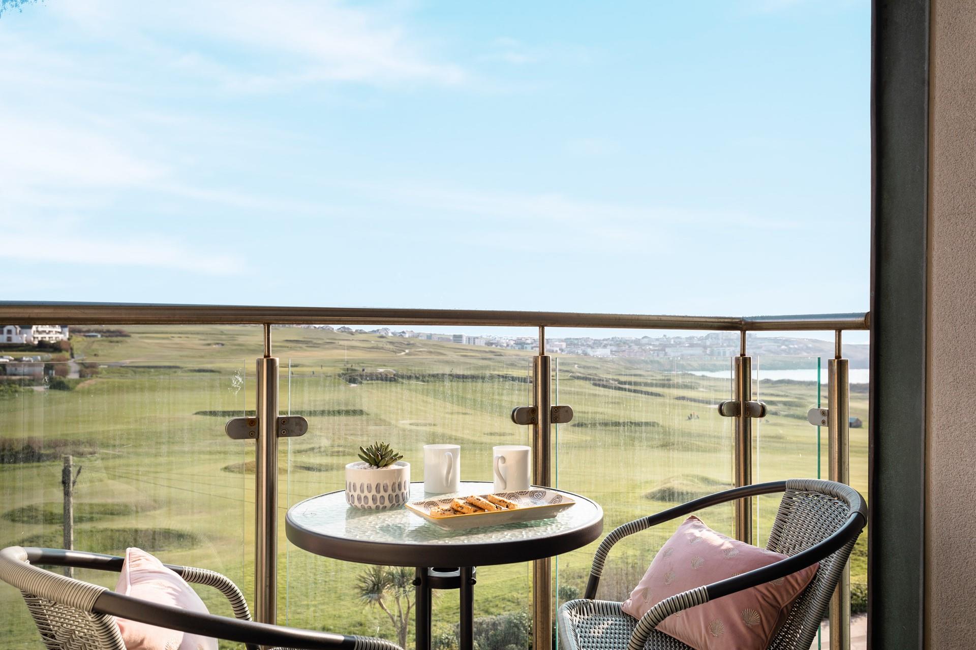 Watch the sun come down whilst sipping a glass of wine on the balcony.