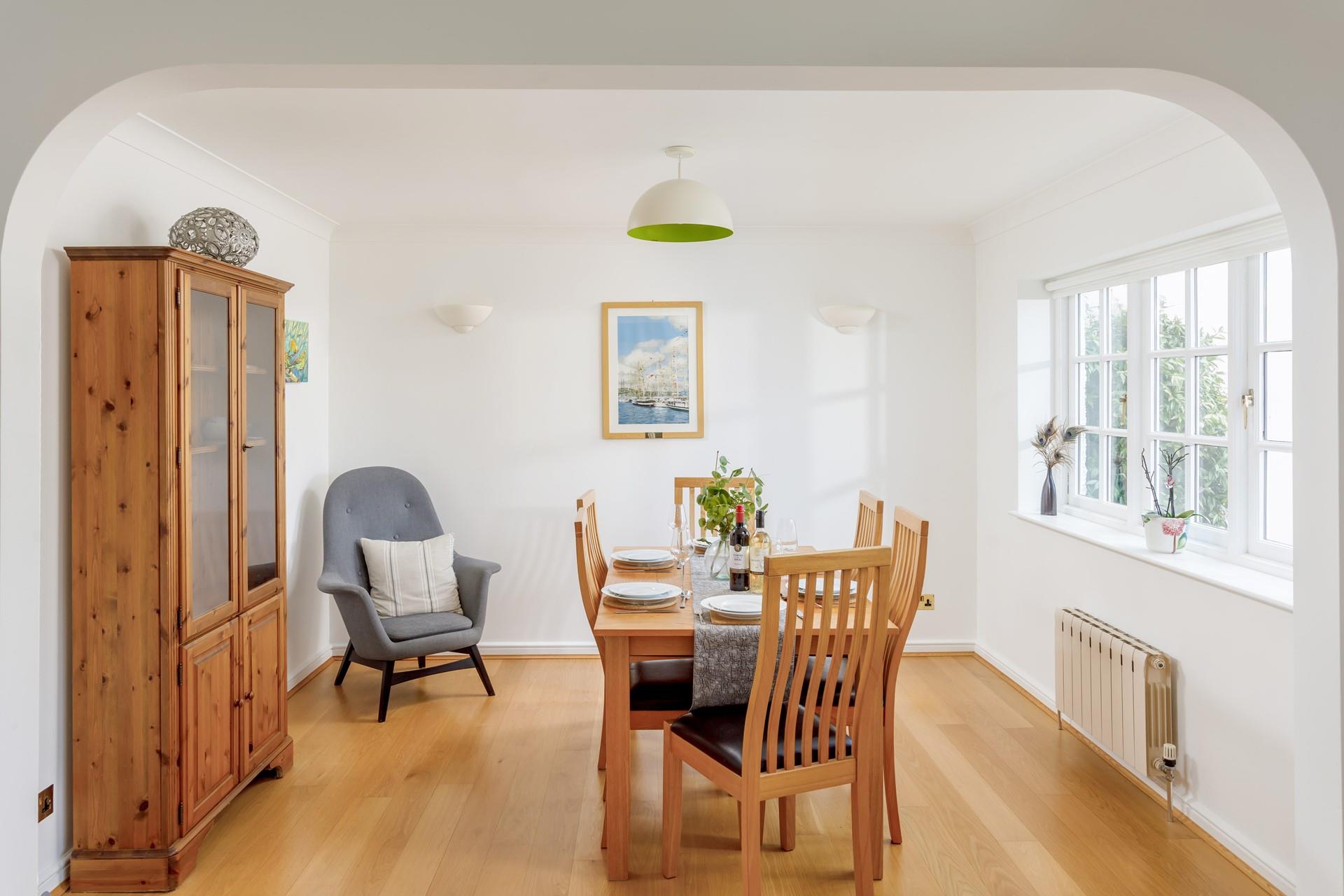 Sit around the dining table and tuck into a delicious meal spending quality time as a family.