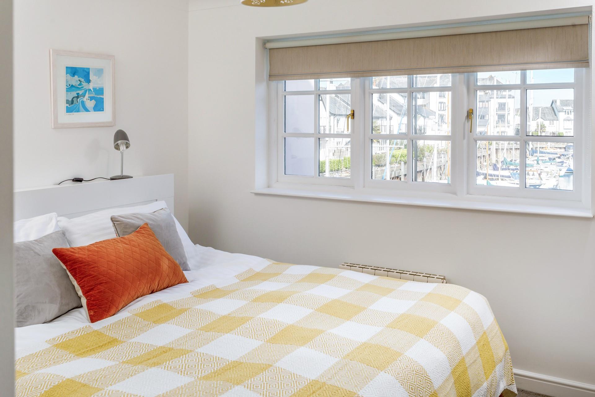 Zip and link beds allow for flexible sleeping arrangements.