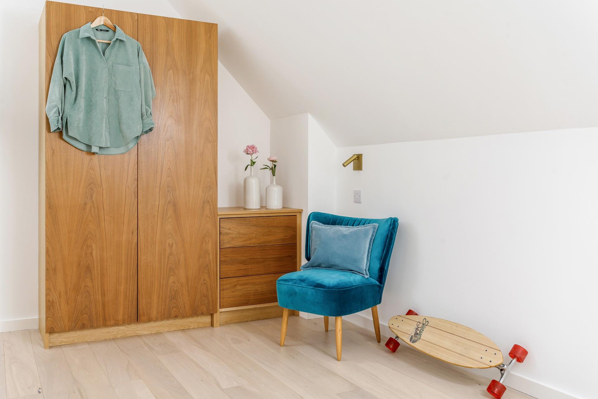 There is ample storage space for all your holiday clothes.