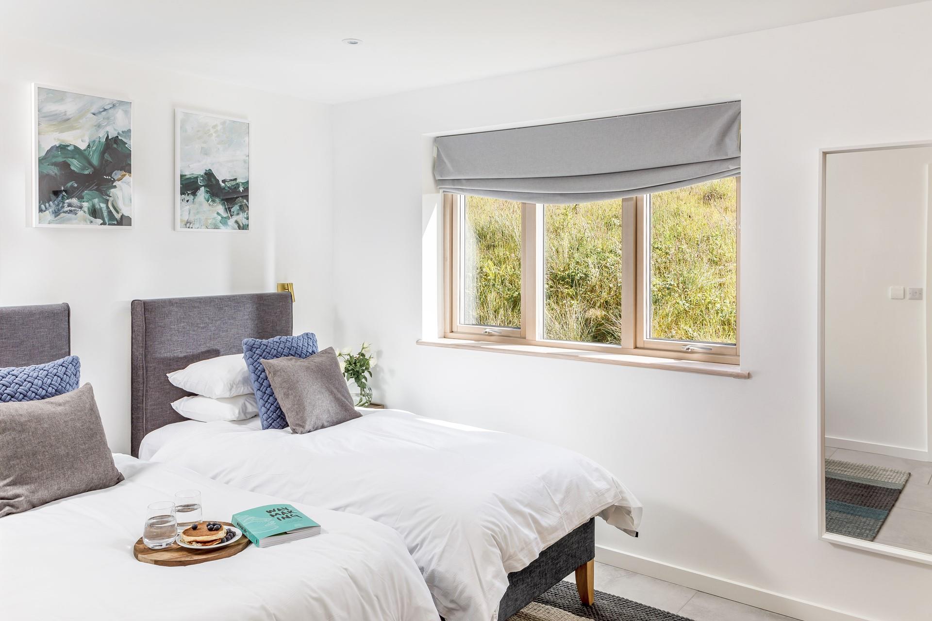 Zip and link beds allow flexible sleeping arrangements.