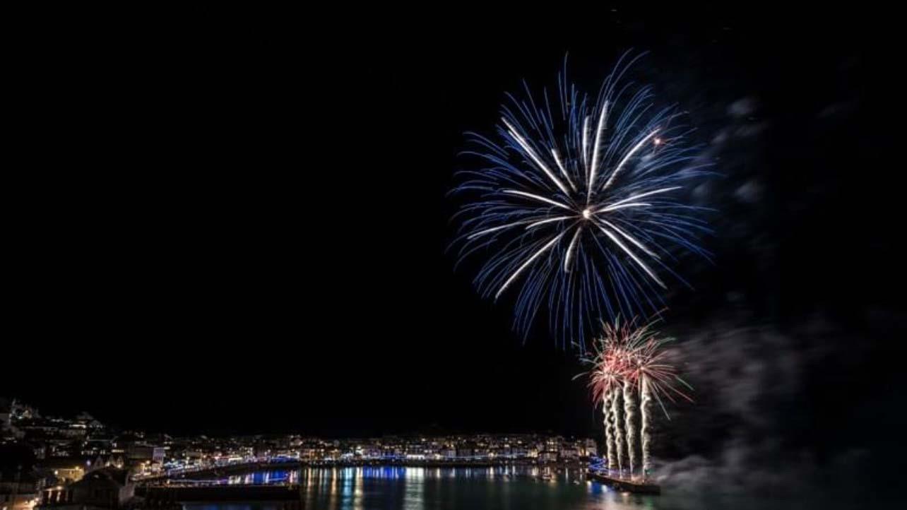 Gwel an Baya offers the perfect spot to watch the New Year's fireworks!