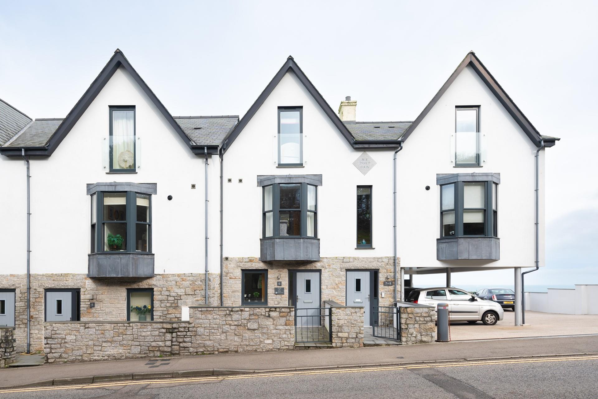 Park your car and forget about it for the week with all you need within walking distance.