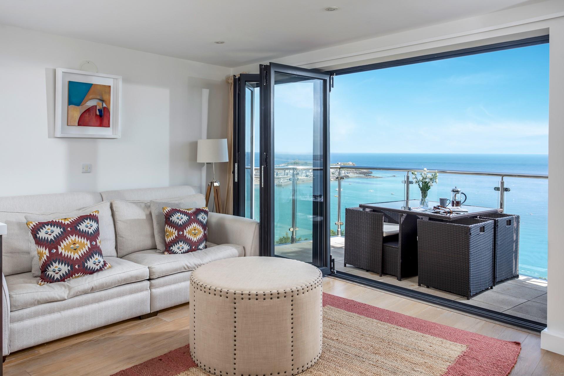 Relax on the balcony, taking in the stunning St Ives seascapes.