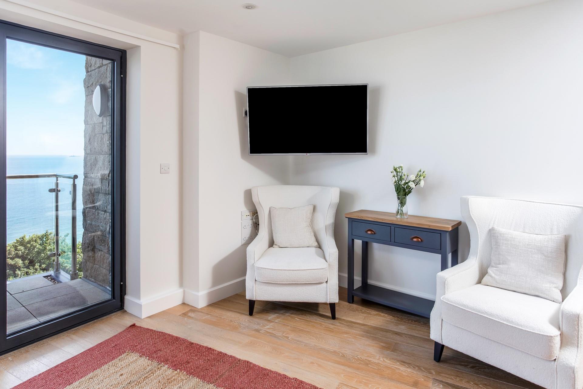 Summer Breeze is a serene haven by the sea.