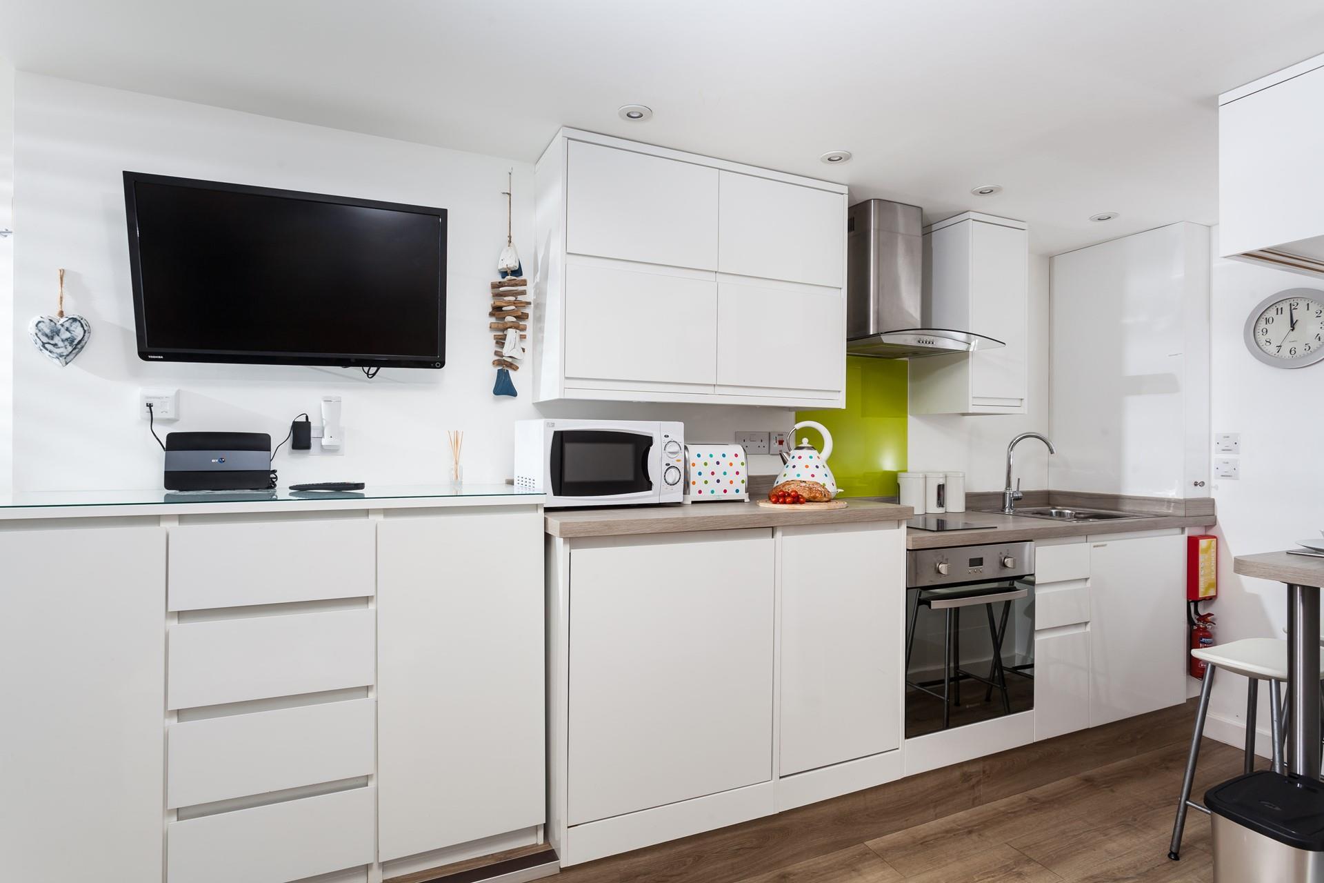 The kitchen is well-equipped for cooking tasty meals or you could even treat yourself to a meal out, there is an array of choices in St Ives.