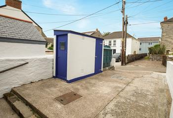 There is parking available at Porthcressa.