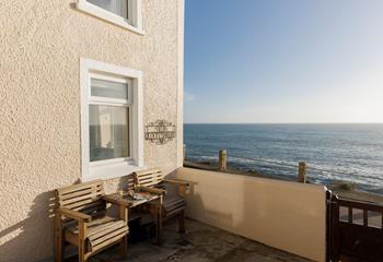 Situated just above the beach, Sea Cottage really lives up to its name!