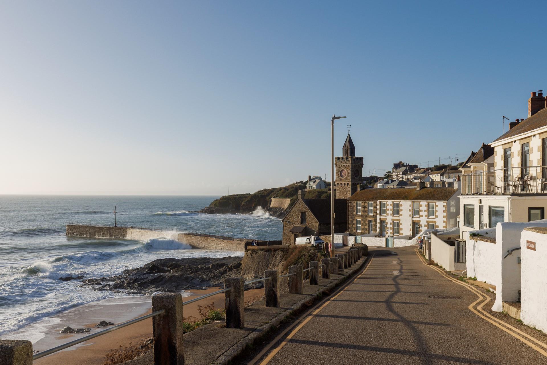 The iconic clock tower and bustling harbourfront are a stone's throw away.