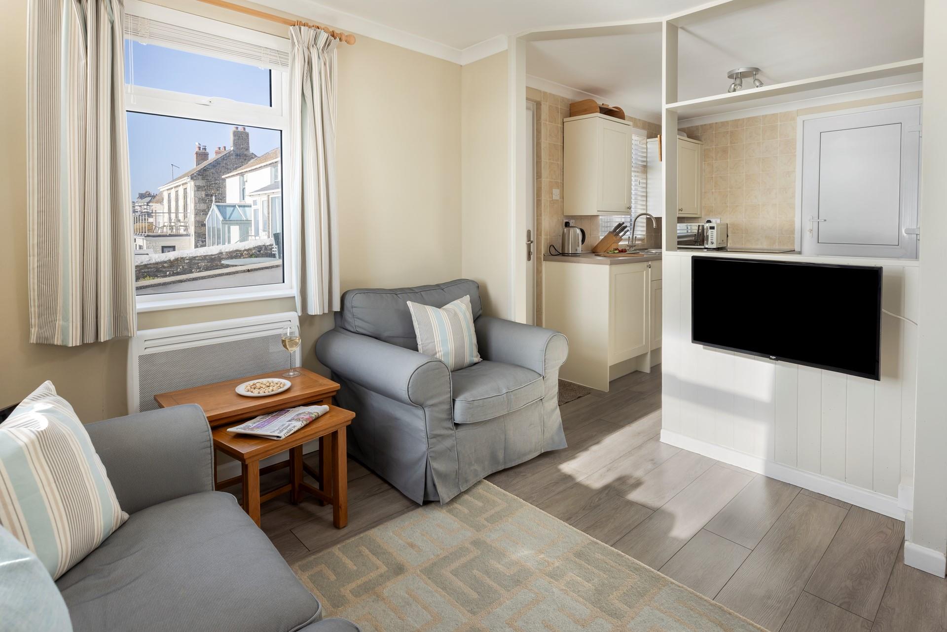 Located on the seafront, Sea Cottage is perfect for exploring all Porthleven has to offer.