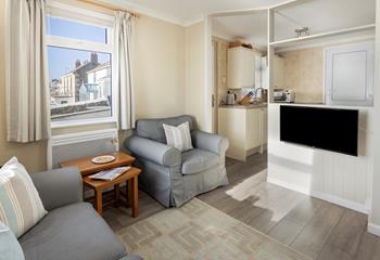 Located on the seafront, Sea Cottage is perfect for exploring all Porthleven has to offer.