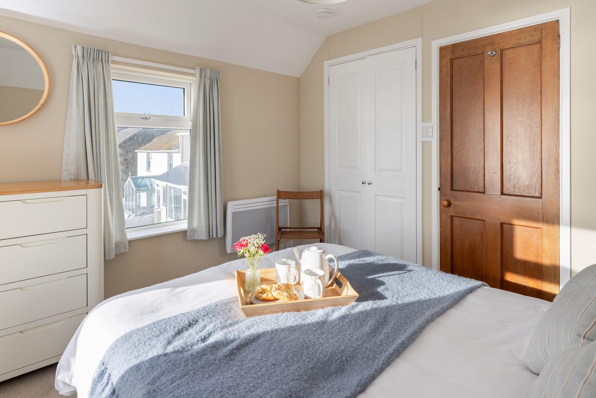 There's plenty of space for storing your holiday wardrobe!