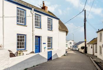 Wander out the gate and onto the coast path for a scenic stroll.