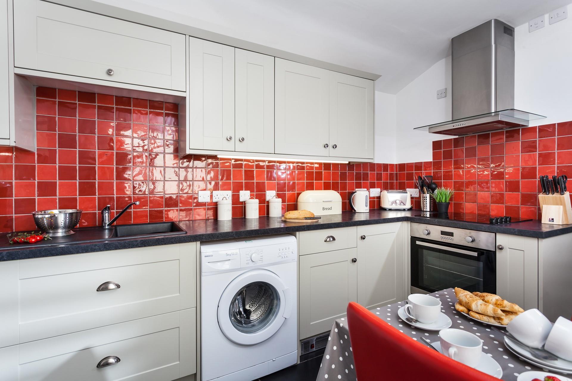 Sit around the table and tuck into a tasty cooked breakfast before heading out to explore the coastline.