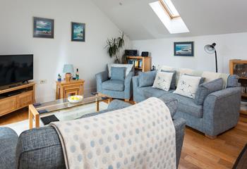 Sink into the comfortable sofas after a busy day walking the coast path and taking in the breathtaking views.