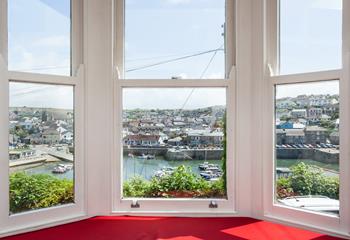 Watch the comings and goings in the harbour whilst you sip a cup of tea in the window seat.