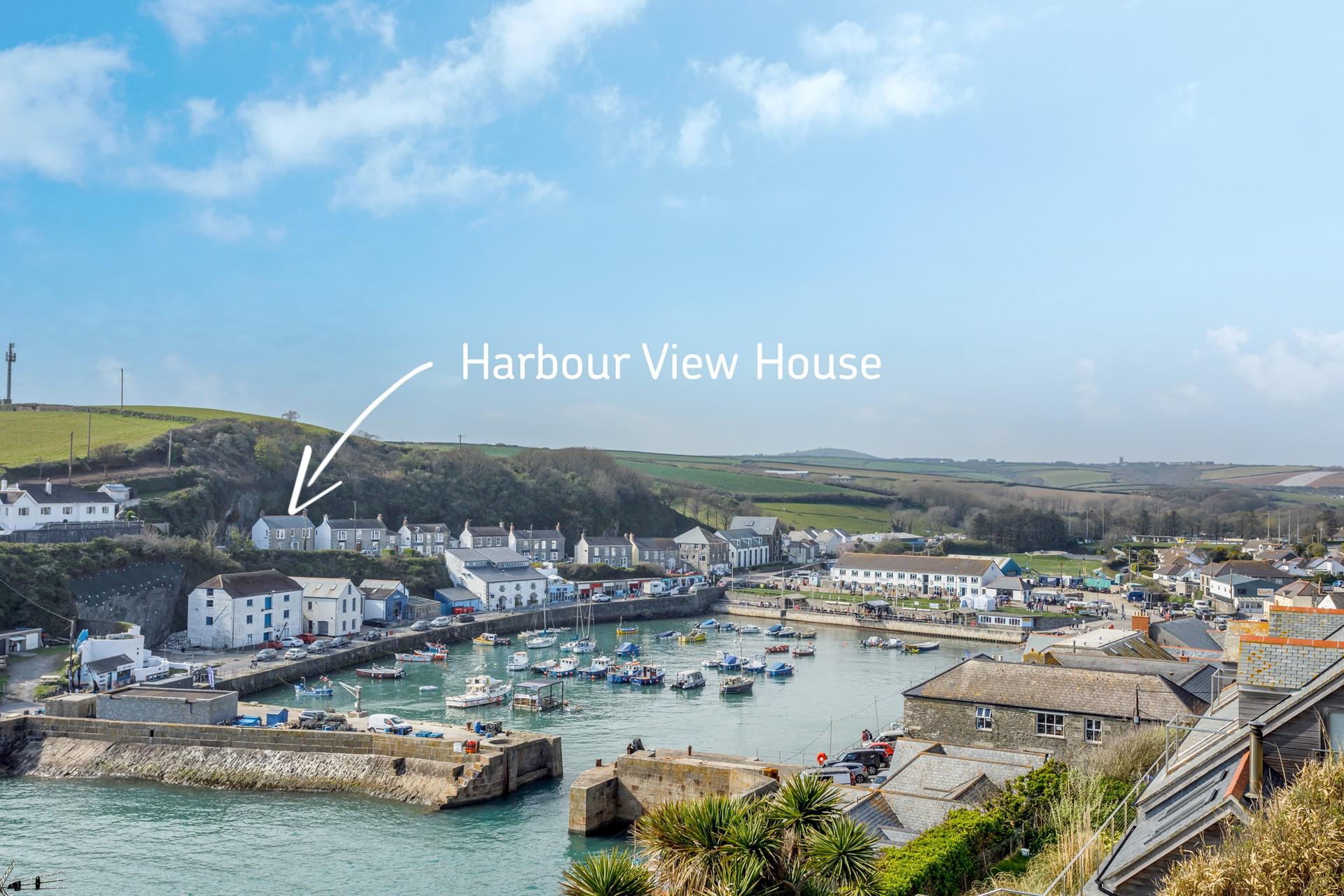 As the name suggests, Harbour View House offers amazing views over Porthleven's picturesque harbour.