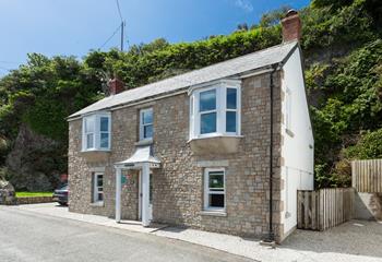 Harbour View House in Porthleven