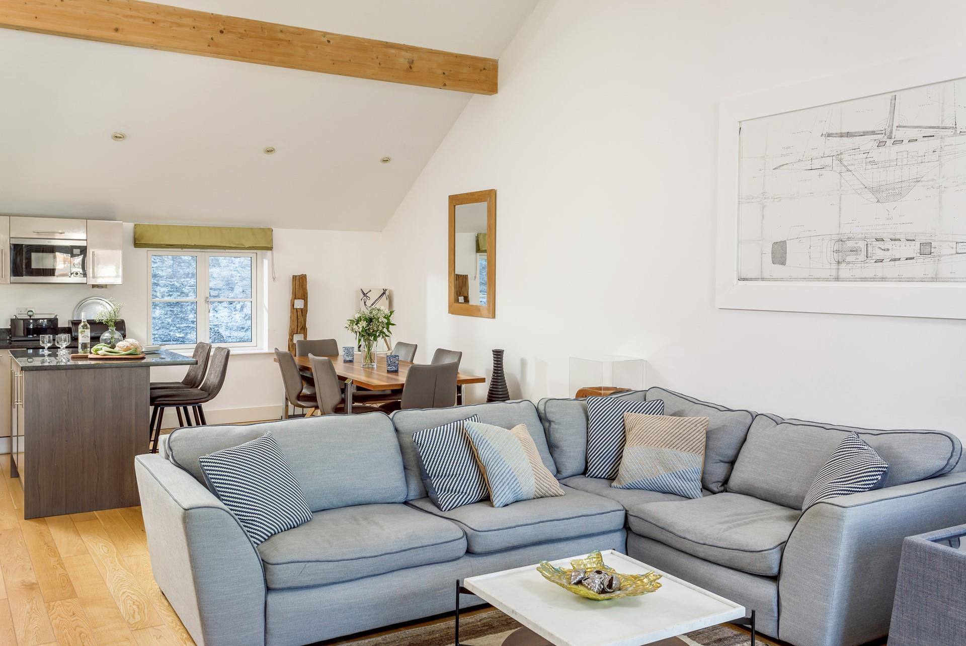 The open plan living space means you can cook and dine together, spending quality time together.