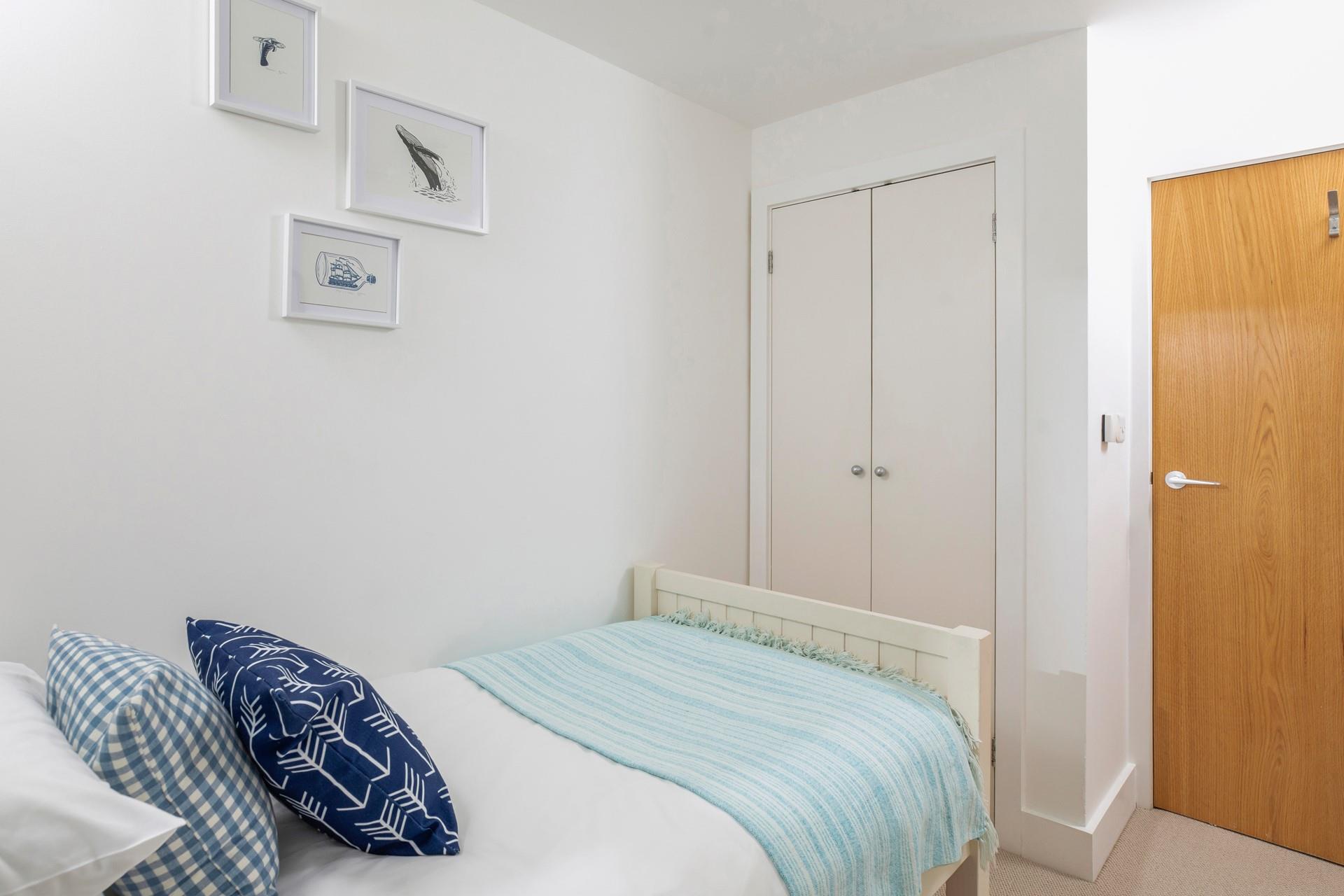 There is an additional single room.