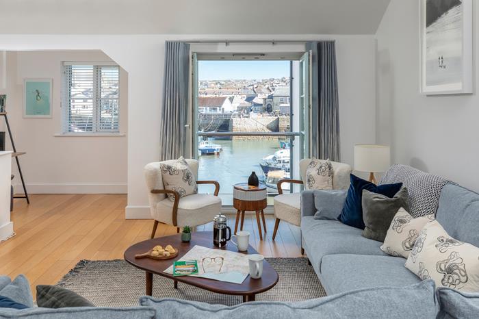 2 Mackerel Cottages, Sleeps 5 in Porthleven