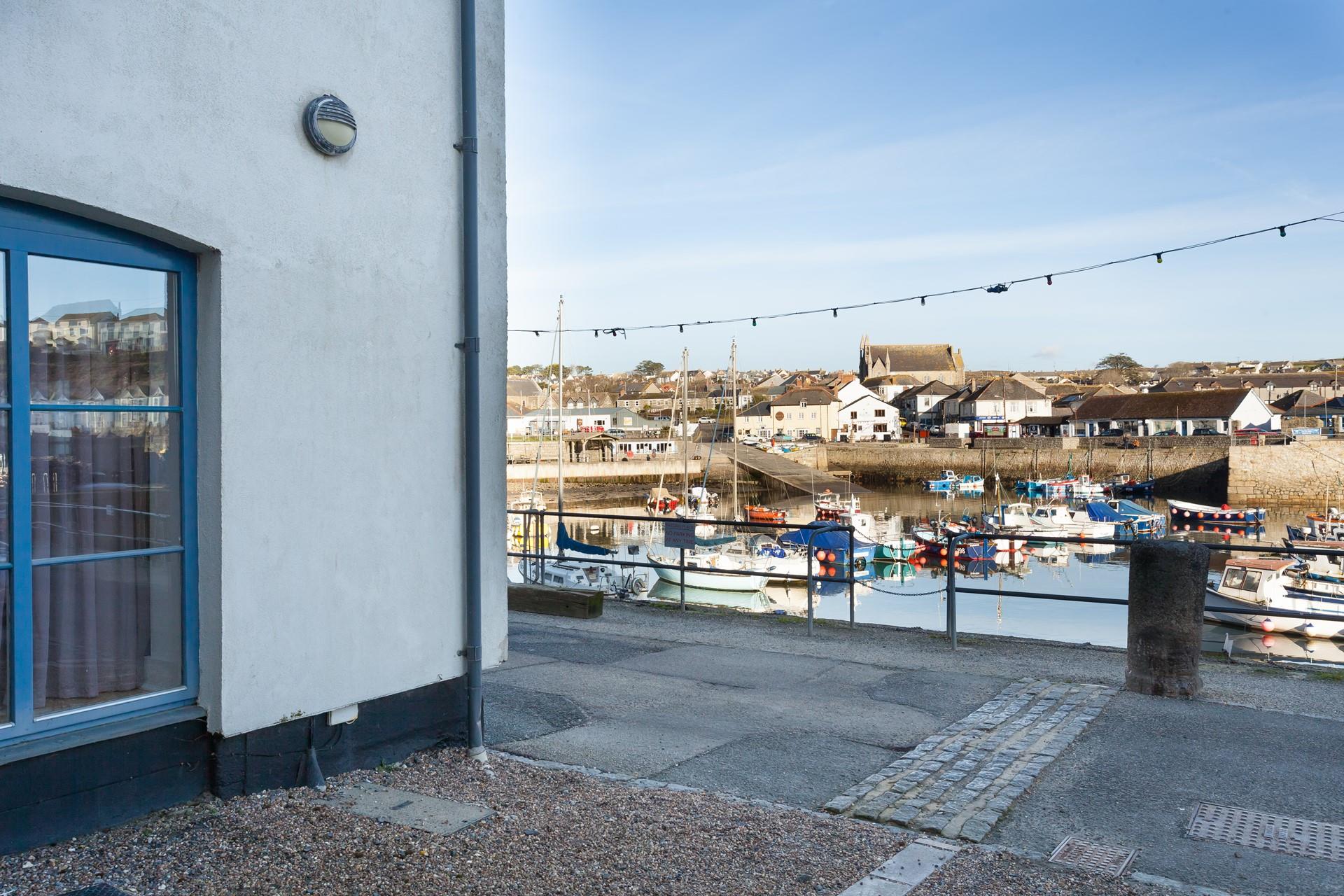 Step out the front door for a morning stroll across the harbour.