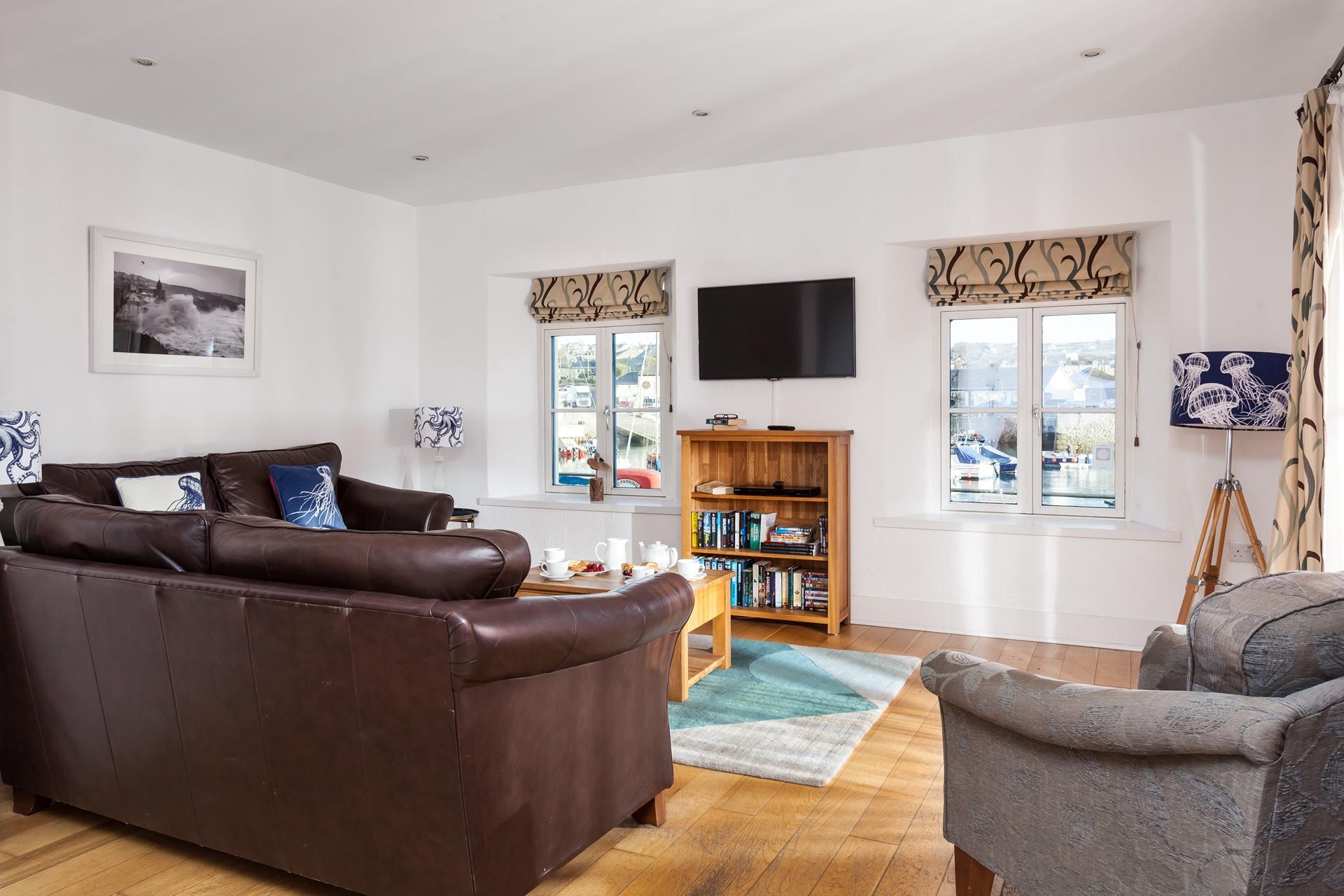 Sink into the sofas and gaze out at the boats bobbing in the harbour.