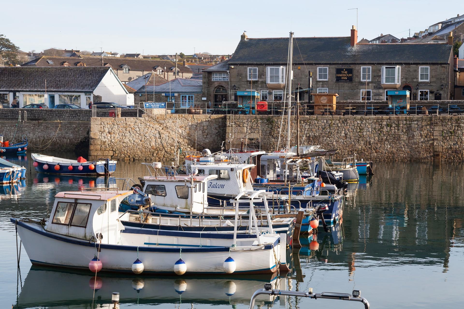 Take a stroll to the Harbour Inn for a delicious Sunday roast.