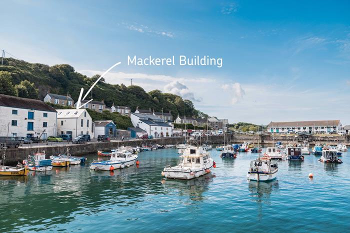 1 Mackerel Building, Sleeps 4 in Porthleven