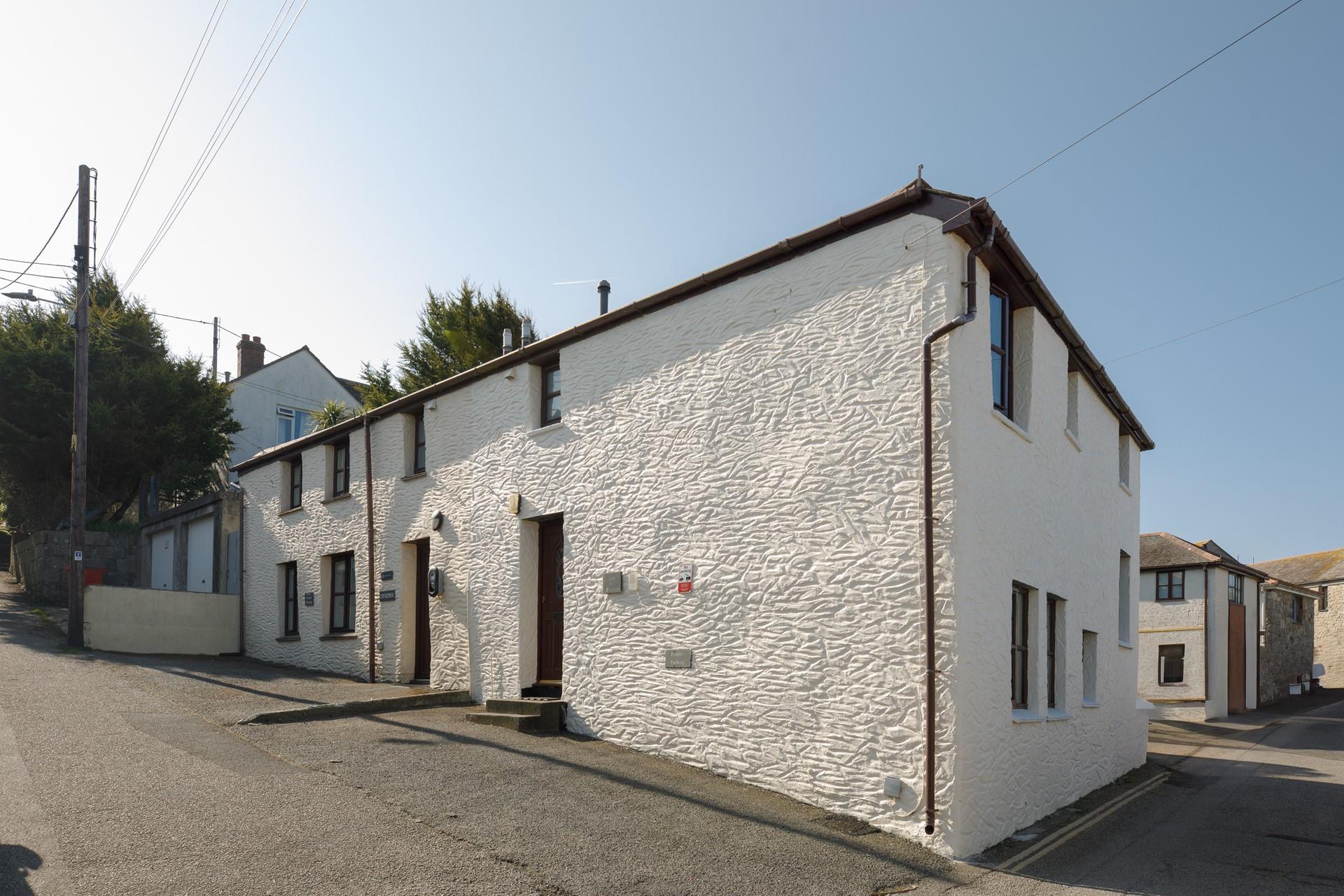 Rosen Chy is ideally located to explore Porthleven!