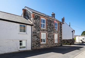 Wayside is located in the heart of the quaint village of Mousehole.