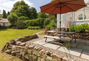 Enjoy the calming sounds of the Cornish countryside location.