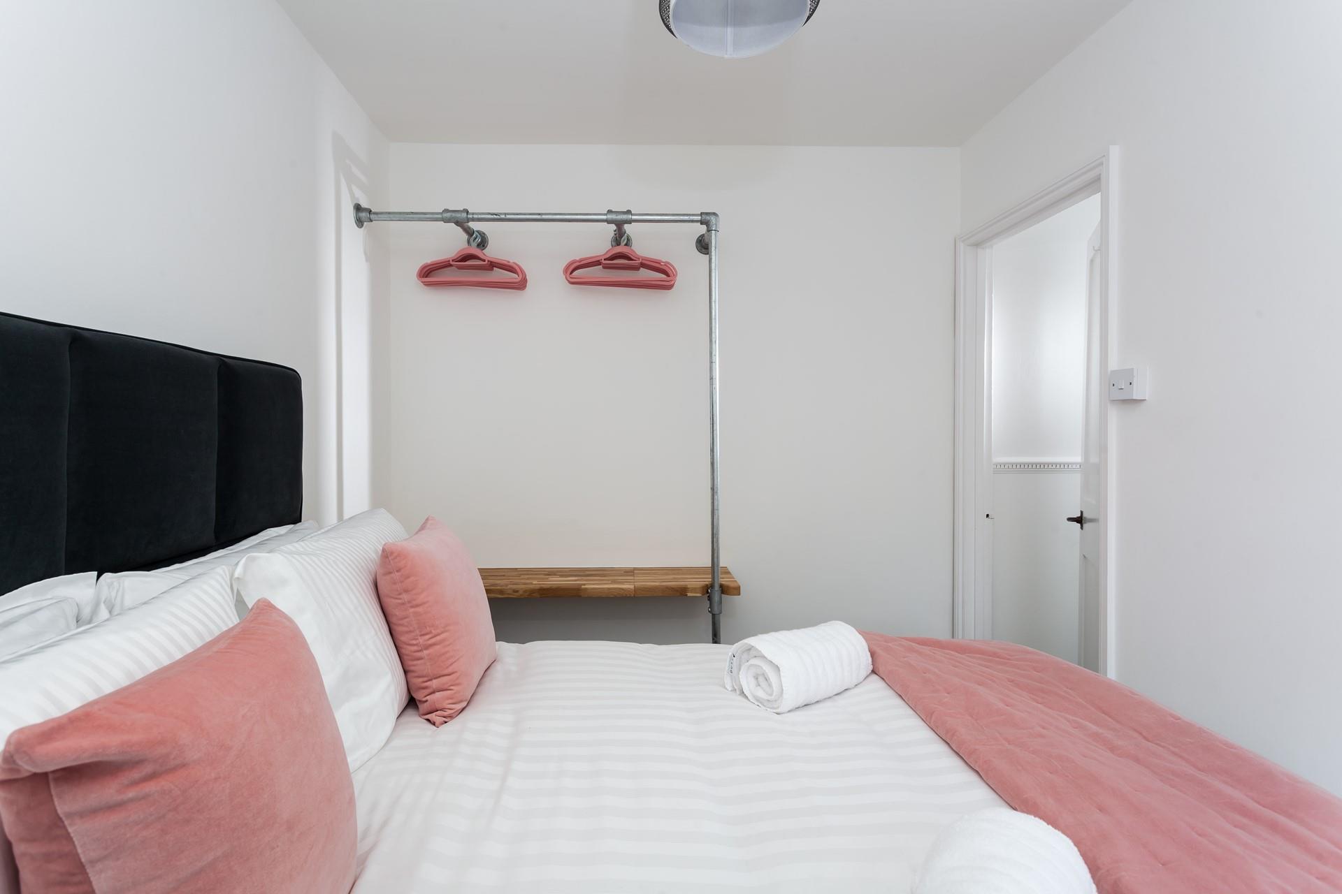 Wake up in the spacious double bed and sip your morning cuppa whilst deciding on the day's plans.