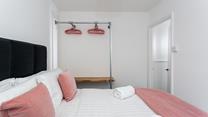 Wake up in the spacious double bed and sip your morning cuppa whilst deciding on the day's plans.